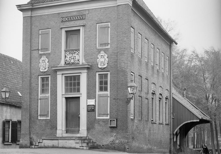 Stadhuis Nieuwpoort oude foto